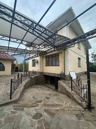 Продается элитный просторный двухэтажный дом на левом берегу Мариуполь