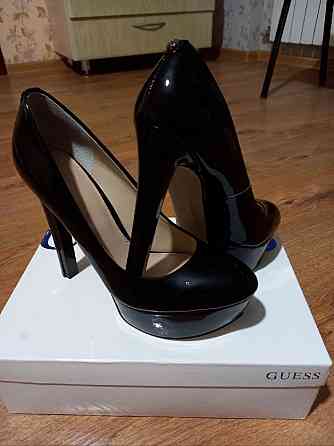 Туфли лаковые Guess 39р-р Донецк