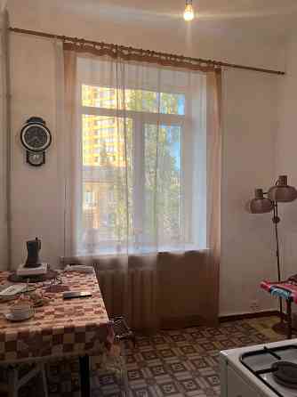 Драмтеатр. Двухкомнатная, сталинка, 55 кв. м, двусторонняя,5,8 млн. Донецк