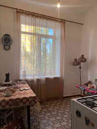 Драмтеатр. Двухкомнатная, сталинка, 55 кв. м, двусторонняя,5,8 млн. Донецк