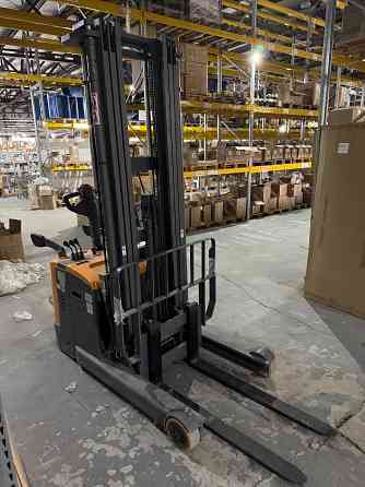 Новый ричтрак-погрузчик-штабелер Донецк