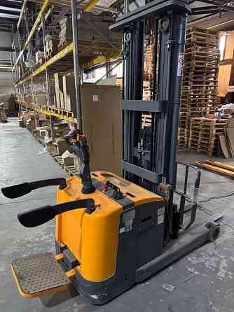 Новый ричтрак-погрузчик-штабелер Донецк