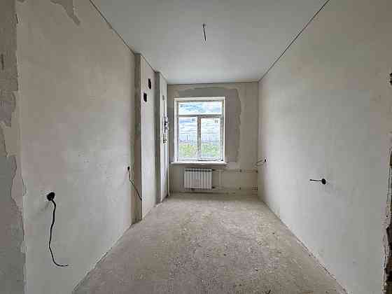 Продается трехкомнатная квартира Мариуполь