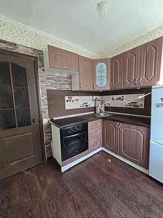 Продам 2-х комнатную квартиру + гараж, Гвардейка, ориентир 10-й магазин, ул. Давыденко. Макеевка