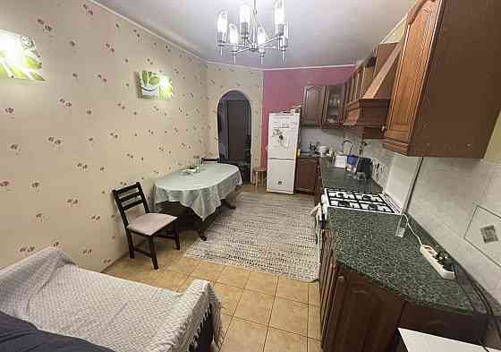 Срочная сдача двухкомнатной квартиры в Калининском районе Донецка, 54кв.м, 1 этаж многоэтажного дома Донецк