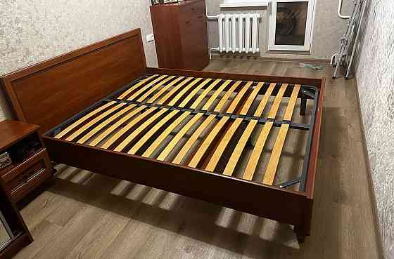 Продам двуспальную кровать Донецк