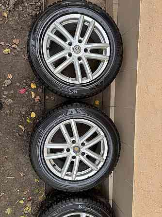 Продам резину с дисками на Фольксваген таурэг 18 Донецк