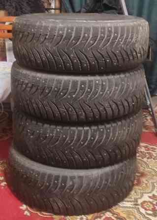 резина зимняя 225/60 R17 шипы Макеевка