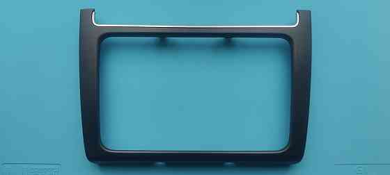 Продам оригинальную рамку магнитолы для VW Polo в хорошем состоянии! Донецк