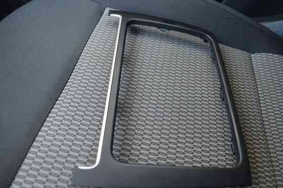 Продам оригинальную рамку магнитолы для VW Polo в хорошем состоянии! Донецк