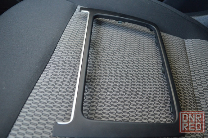 Продам оригинальную рамку магнитолы для VW Polo в хорошем состоянии! Донецк - изображение 5