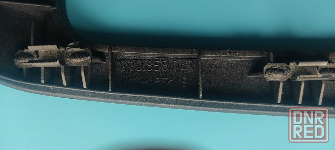 Продам оригинальную рамку магнитолы для VW Polo в хорошем состоянии! Донецк - изображение 4