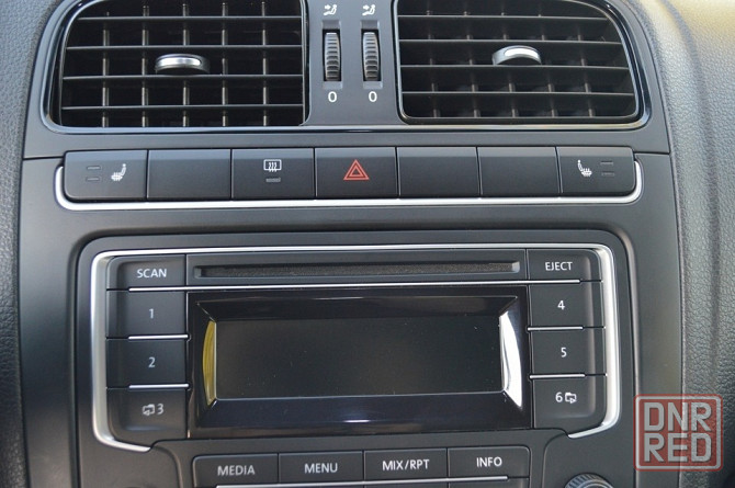 Продам оригинальную рамку магнитолы для VW Polo в хорошем состоянии! Донецк - изображение 7