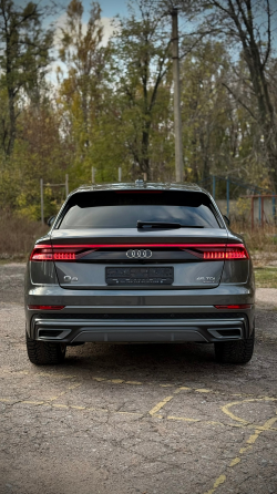 Продам Audi q8 Донецк