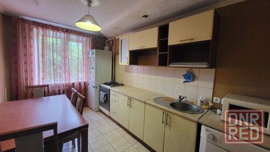 Сдаётся: двухкомнатная квартиру Буденновский район, Караван Донецк - изображение 2