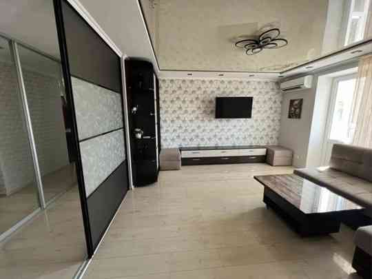 Сдается 3-ая квартира 88 м² Район: Ворошиловский Донецк