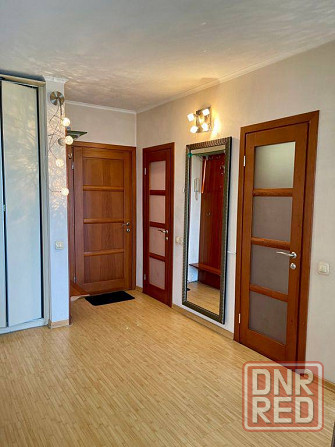 Студия с панорамными окнами сдается посуточно в Ворошиловском районе. Центр Донецк - изображение 1