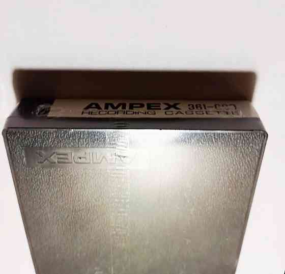 Запечатанная аудиокассета "AMPEX" -361 Донецк