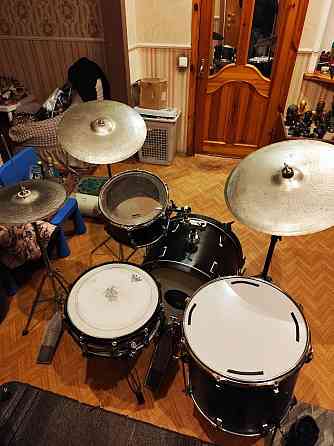 Продам ударную установку Донецк