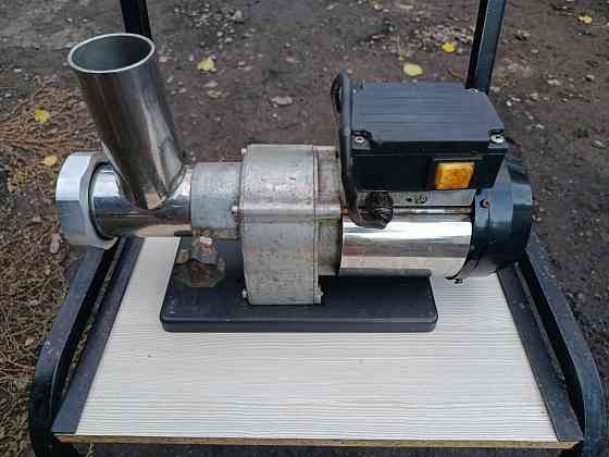 Продам мясорубку италия Tre Spade TC-8 Inox -F00800 Макеевка