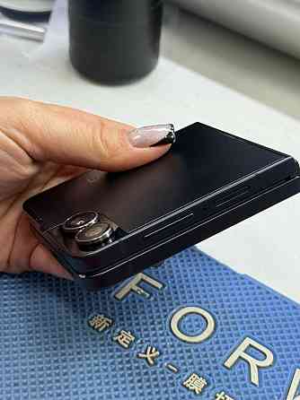 Samsung Galaxy Z Flip7 Донецк