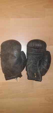 Продам боксерские перчатки ,кожа,ссср Донецк