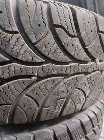 Продам зимние шины на дисках r13 ( разболтовка 4 на 98) Енакиево