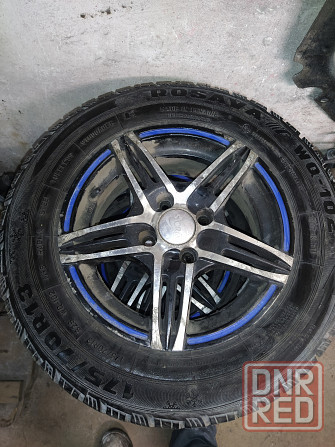 Продам зимние шины на дисках r13 ( разболтовка 4 на 98) Енакиево - изображение 1