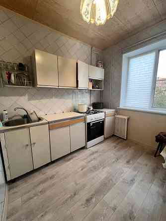 Продам 2х ком .Зеленый.5 этаж Макеевка