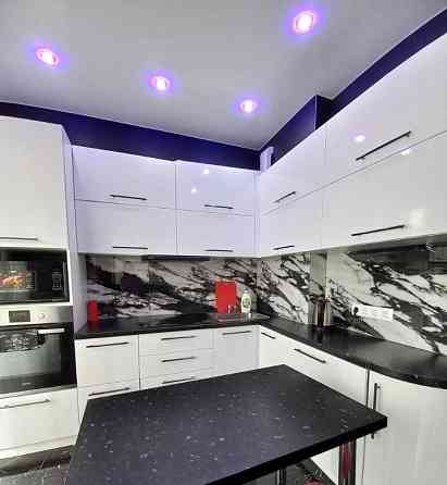 Сдаётся: квартира. Кол-во комнат: 1 Общая площадь квартиры: 35,2м² Этаж: 5/9 . Район: Ленинский Донецк