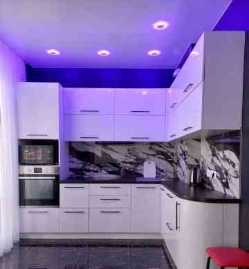 Сдаётся: квартира. Кол-во комнат: 1 Общая площадь квартиры: 35,2м² Этаж: 5/9 . Район: Ленинский Донецк