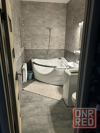 Сдам отличную 2-комнатную квартиру 70 м2 Ворошиловский р-н Донецк - изображение 2