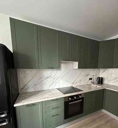 Сдаётся: квартира. Кол-во комнат: 1 Общая площадь квартиры: 35м² Этаж: 3/9 Район: Калининский Донецк