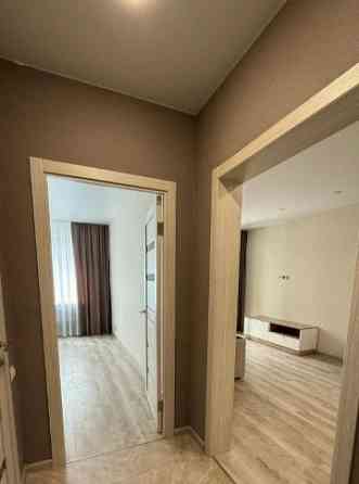 Сдаётся: квартира. Кол-во комнат: 2 (студия) Общая площадь квартиры: 42м² Этаж: 6/9 Ворошиловский Донецк