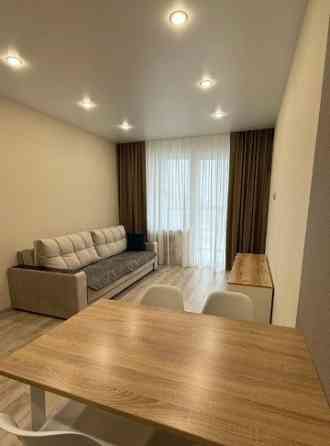 Сдаётся: квартира. Кол-во комнат: 2 (студия) Общая площадь квартиры: 42м² Этаж: 6/9 Ворошиловский Донецк