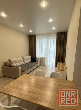 Сдаётся: квартира. Кол-во комнат: 2 (студия) Общая площадь квартиры: 42м² Этаж: 6/9 Ворошиловский Донецк - изображение 1