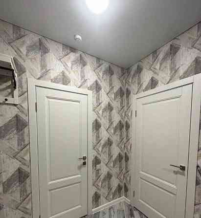 Сдаётся: квартира. Кол-во комнат: 2 Общая площадь квартиры: 62м² Этаж: 8/9 . Район: Ворошиловский Донецк