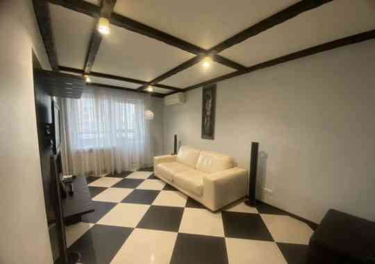 Сдаeтcя 2-x комнатная квартира c дизайнeрcким peмонтом. Ворошиловский район Донецк