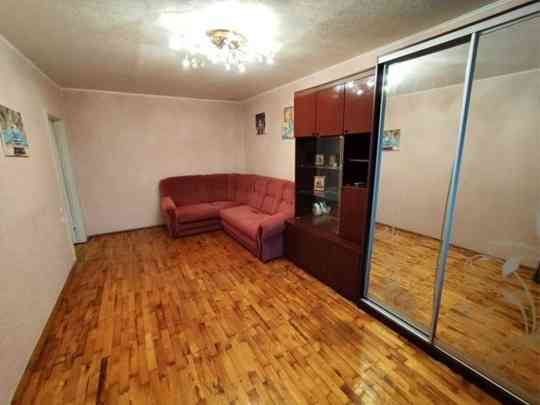 Сдаётся 2кв.Ленинский рн.4/5 этаж.Общая площадь 46м2. Донецк