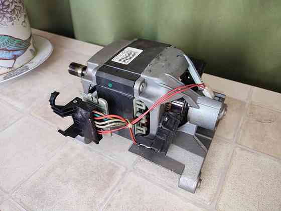 Мотор, двигатель от стиральной машины zanussi Донецк