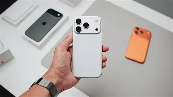 Продаю новый, неактивированный, запечатанный iPhone 17 Pro Max 256 GB Silver (1 SIM + eSIM). Донецк