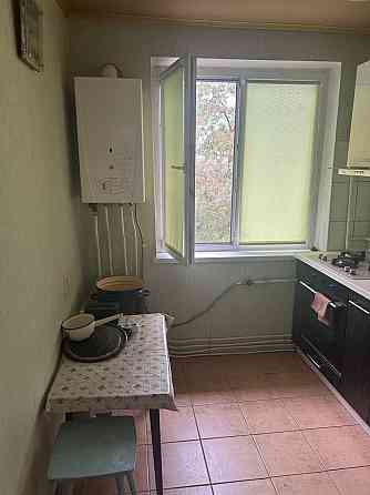 Сдам 2к квартиру на кв. жукова, 5/5эт., возле лгу им.в. даля Луганск