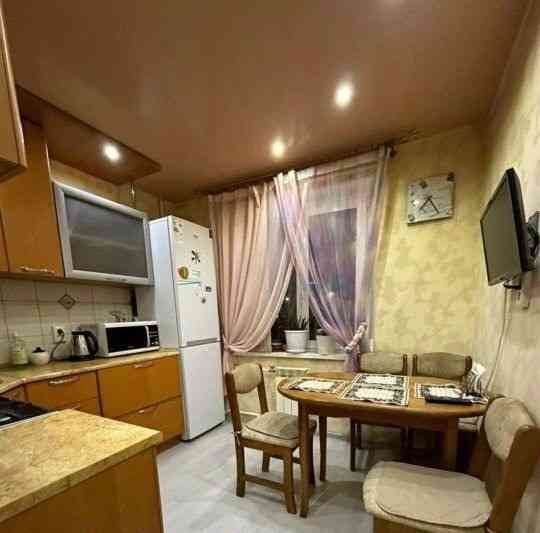 Сдам просторную двухкомнатную квартиру в центре города Донецк