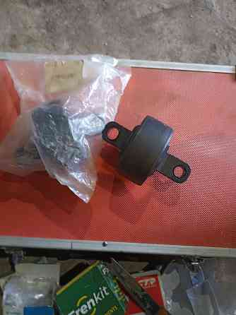 Продам втулки задней подвески Донецк