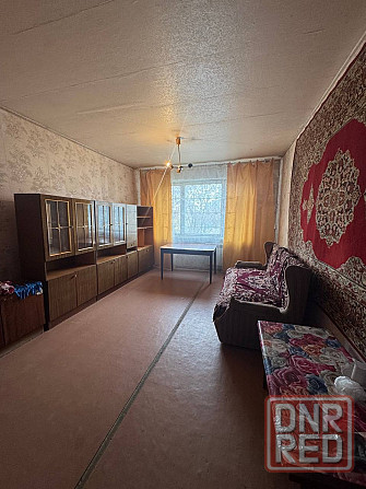 Аренда 3к кв, м-н Зеленый, ор-р Мирный рынок э Макеевка - изображение 1