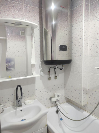 Продажа 2-х комнатной квартиры Макеевка, Центр, ул. Островского, (ориентир тюз) Макеевка