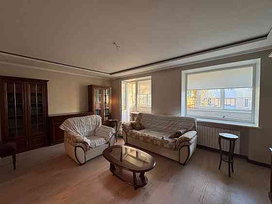 Трехкомнатная в центре 100 м2 Донецк