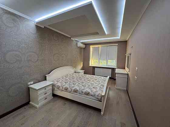 Трехкомнатная в центре 100 м2 Донецк