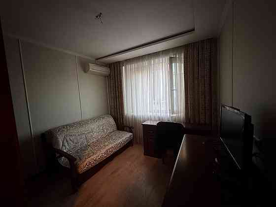 Трехкомнатная в центре 100 м2 Донецк