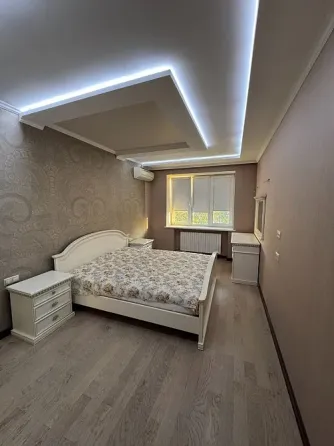 Трехкомнатная в центре 100 м2 Донецк
